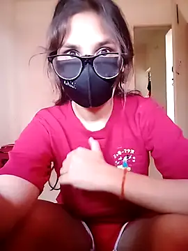 Divya3107 Show in webcam