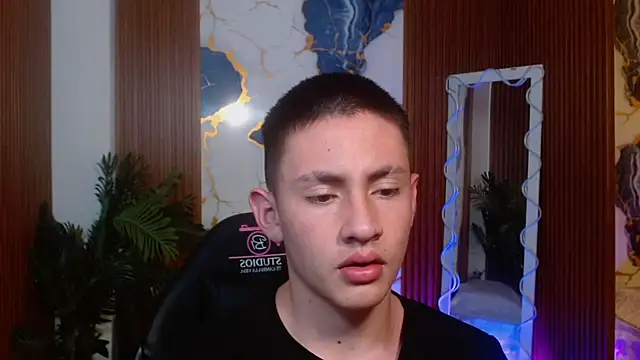 Andres_Tay élő XXX-chatje