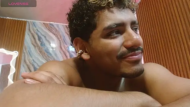 XXX chat uživo modela milo_tay