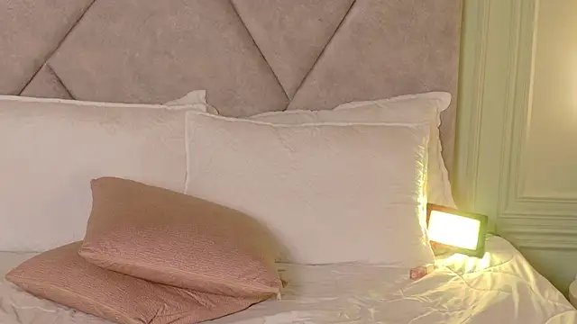 AngelySantoss 现场XXX聊天