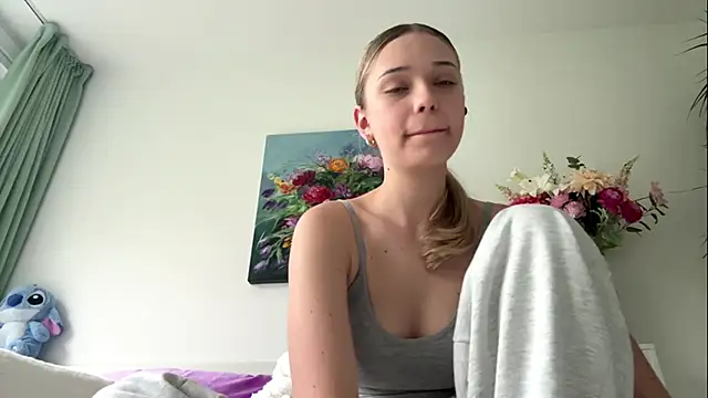 SourMidday live XXX chat