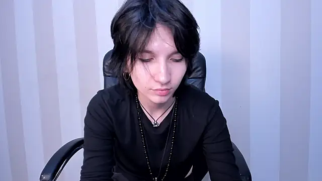 عرض كام AdonBev