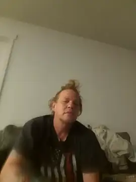 yourMasterisBored's Webcam Show