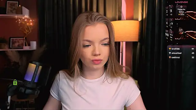Онлайн чат XXX maddy_moah