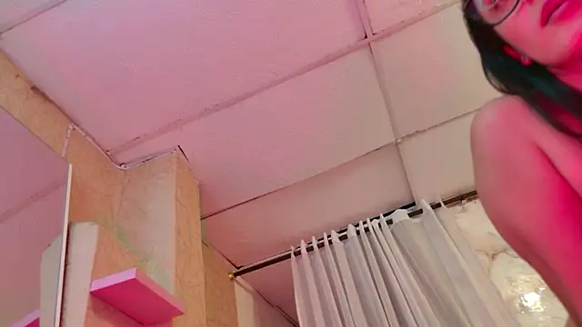 QueenSallyDesire Live XXX-Chat