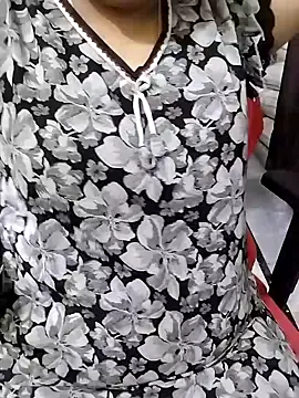 sravyasexyy's Live XXX Chat