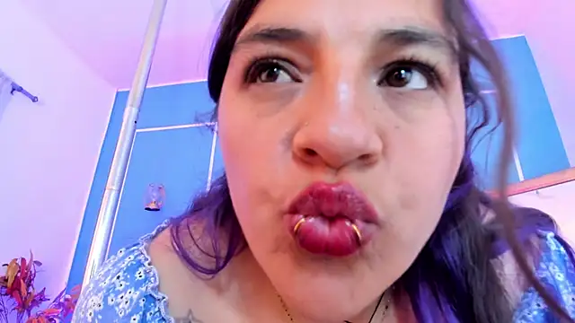 TaraTaylorr's Live XXX Chat