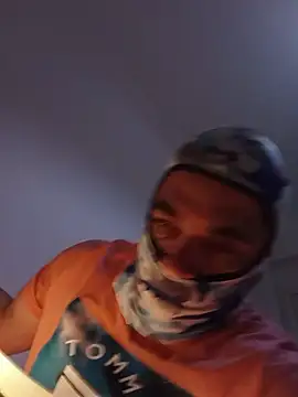 Pokazy przed kamerką – sexboybwc_assfucker