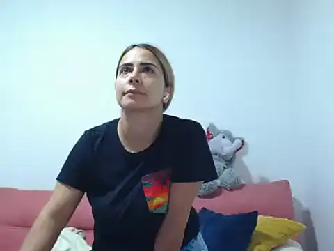 Lunazina live XXX chat