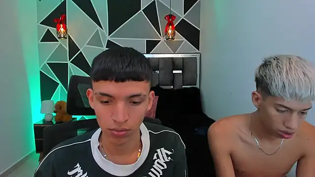 Czat XXX na żywo – Juan_Nd_Steven