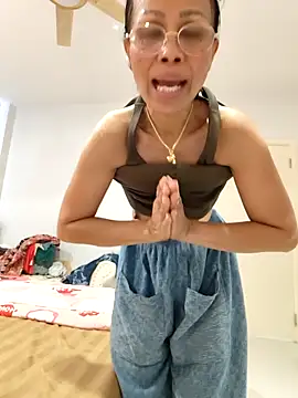 Mama_Eva_1 Adlı Modelin Canlı XXX Sohbeti