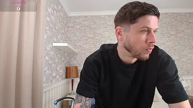 JonahShaw webcam show