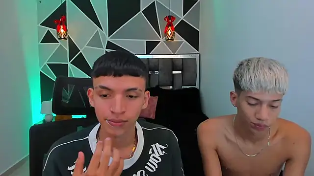Show modela Juan_Nd_Steven na web-kameri