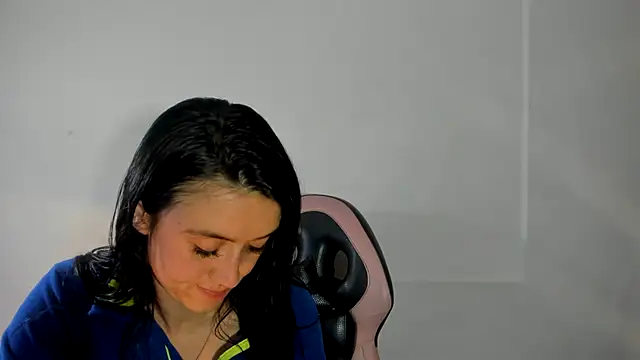 Chat +18 de Amy_Kobold3 ao vivo