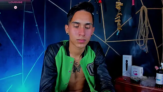 Shadowguy_ – Naživo XXX chat