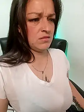 XXX chat uživo modela Isa_bluee