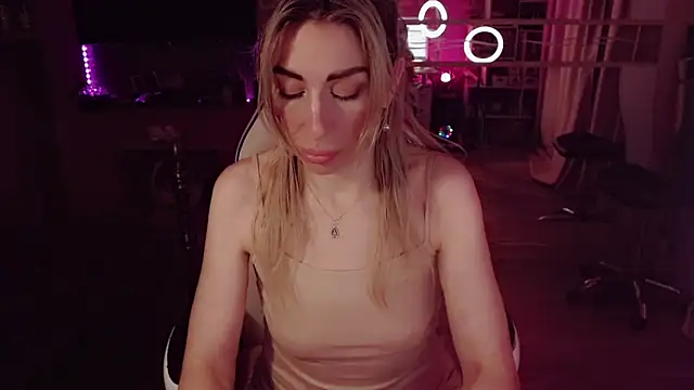 Chat XXX en directo de AnnieGOld_