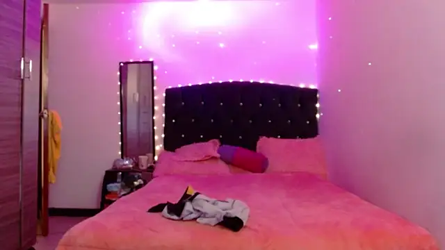 holy_juli Live XXX-chat