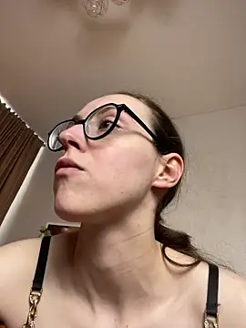 MartiniiSelenna's Live XXX Chat