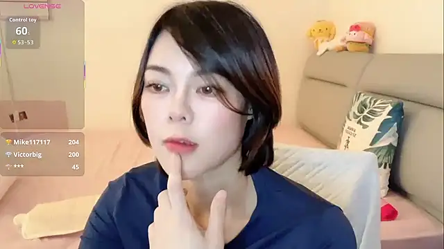 Linda-LLのウェブカメラショー