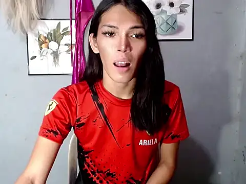 GORGEOUS_CARMEE Pertunjukan Webcam