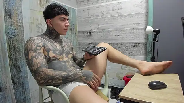Gury_tattoo 现场XXX聊天
