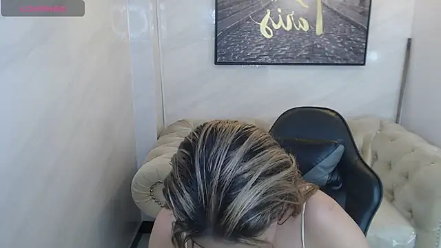 Show modela Evy_Luxx_v na web-kameri