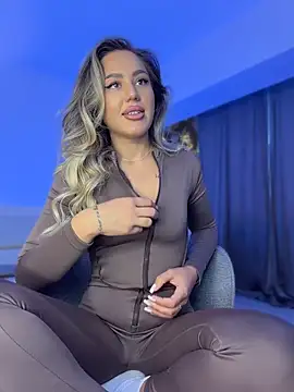 BarbieDoll13 Chat XXX live