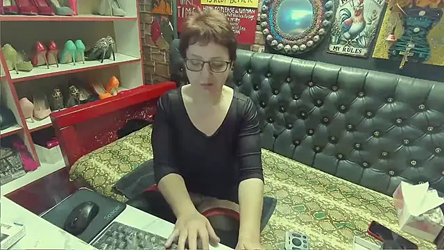 Lily4yourfun: онлайн-секс-чат