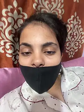 Sandhya_77 Adlı Modelin Canlı XXX Sohbeti
