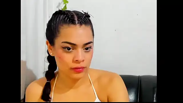 Antonella_Gomez22: онлайн-секс-чат