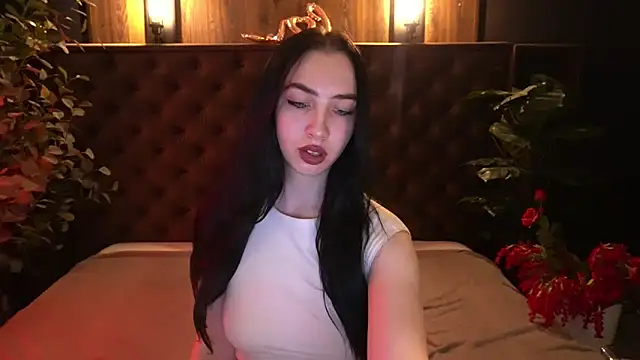XXX chat uživo modela WildKittenX_