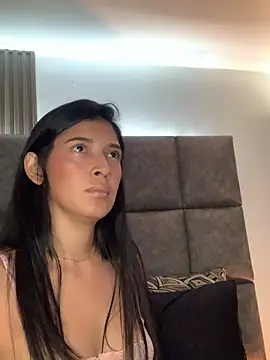 BrigitteVons Adlı Modelin Canlı XXX Sohbeti