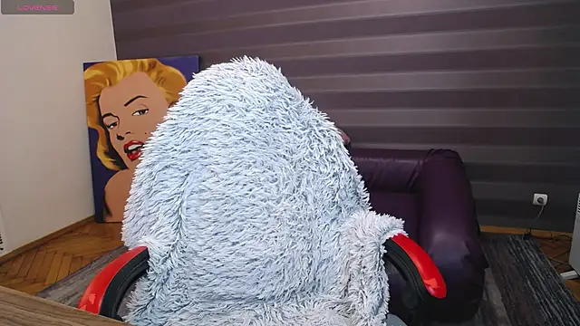 JenniferStone: онлайн-секс-чат