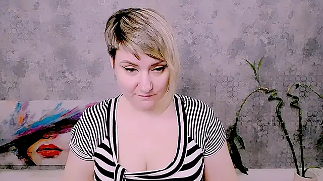Djullia Live XXX-Chat