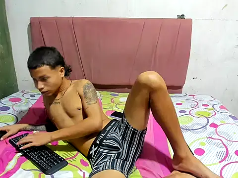 แชท XXX สดของ Nikoll_couplee