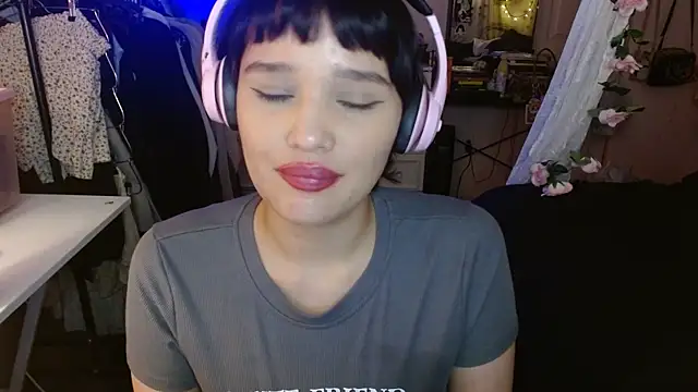 nomichuu Show in webcam
