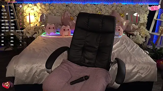 Živý XXX chat FoxyShy