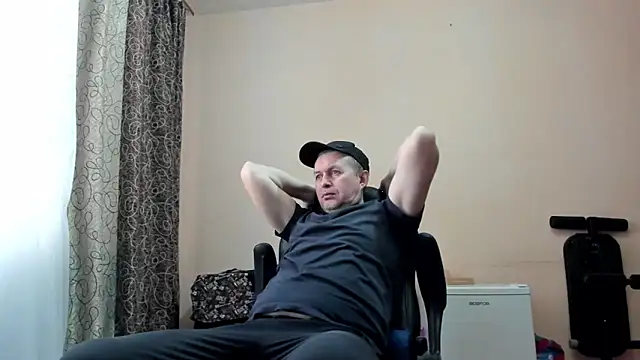 Show modela SanFrantsisko na web-kameri