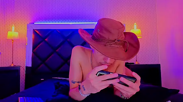 nova_salvatore's Live XXX Chat