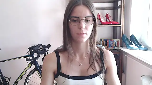 love_megi Adlı Modelin Canlı XXX Sohbeti