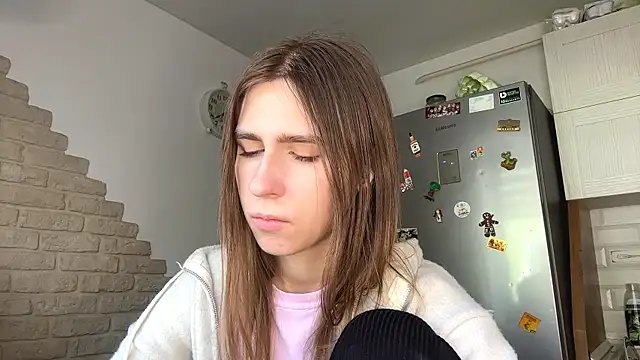 ElsieKuhlmannのライブXXXチャット