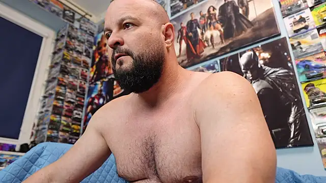 Muscle_Bear élő XXX-chatje