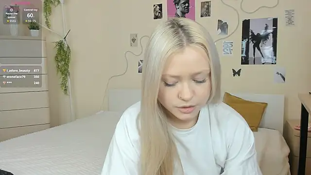 MidnightPoise's Webcam Show