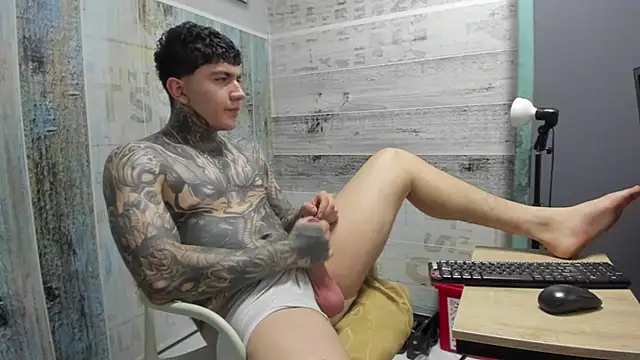 Gury_tattoo élő XXX-chatje