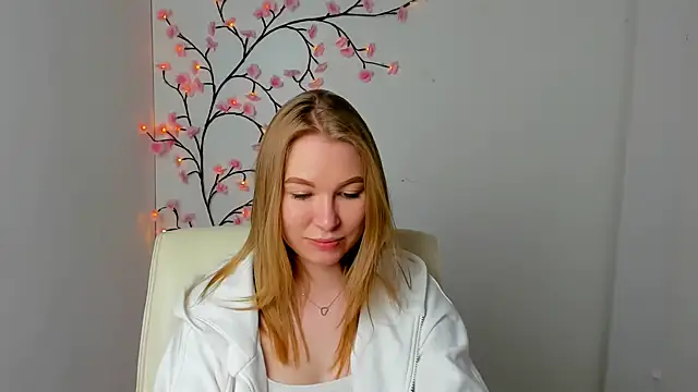 Dana_flowers élő XXX-chatje