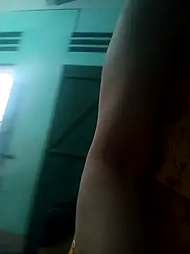 Chat XXX en directo de July-Asian
