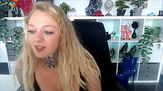 Valery_Venom élő XXX-chatje