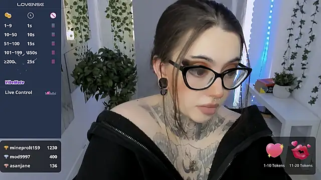 Dixi_Pixi_n Live XXX chat