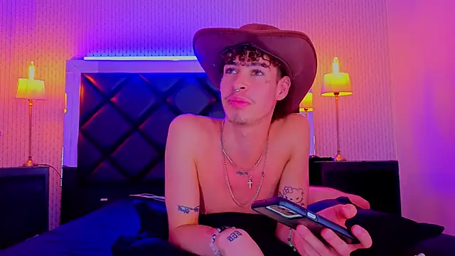 nova_salvatore's Live XXX Chat